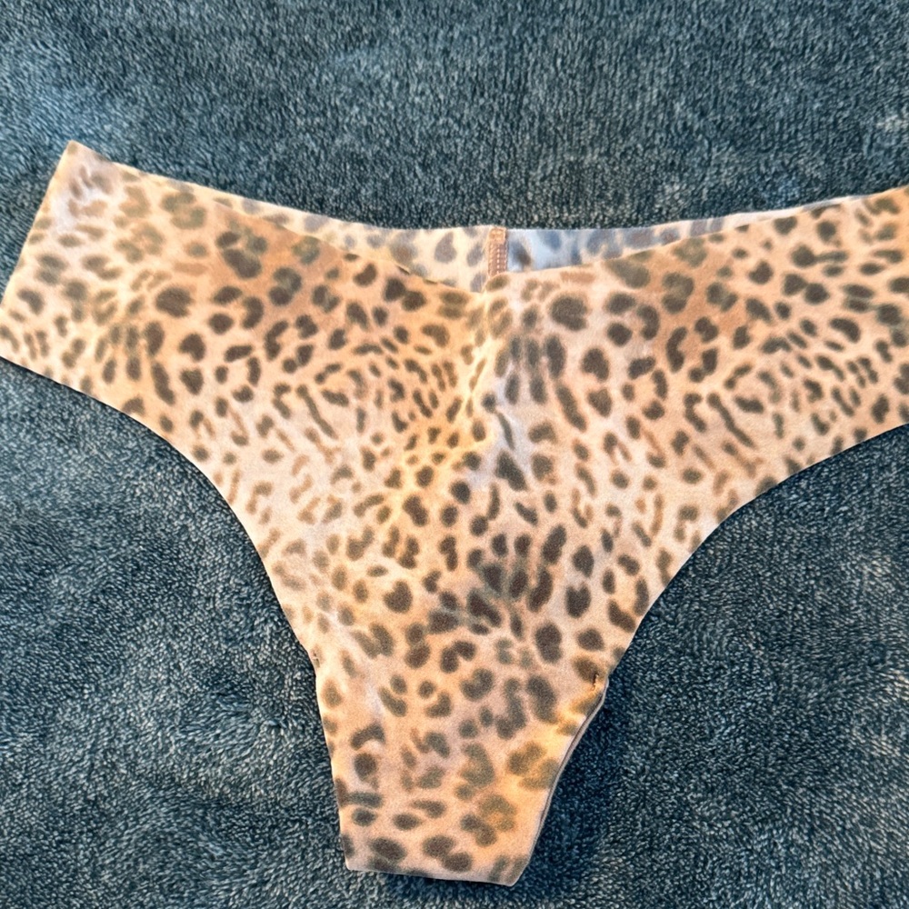 Leopard Pantie  Size M Victoria Secret NWT